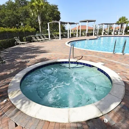 Lovely Lakeside 4-Bed Pool Home At Villa Sol-3125